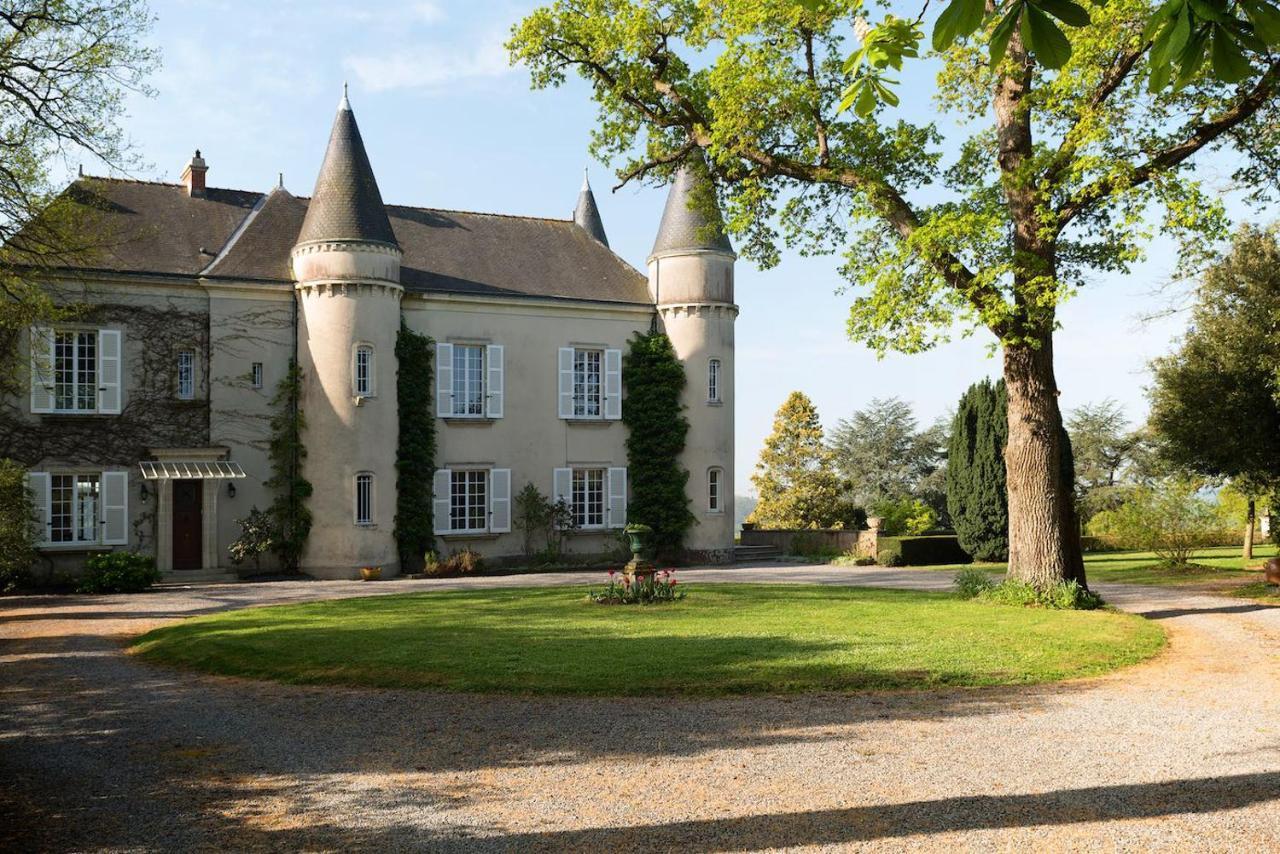 ชาโต โอต รอช Bed & Breakfast Oudon ภายนอก รูปภาพ