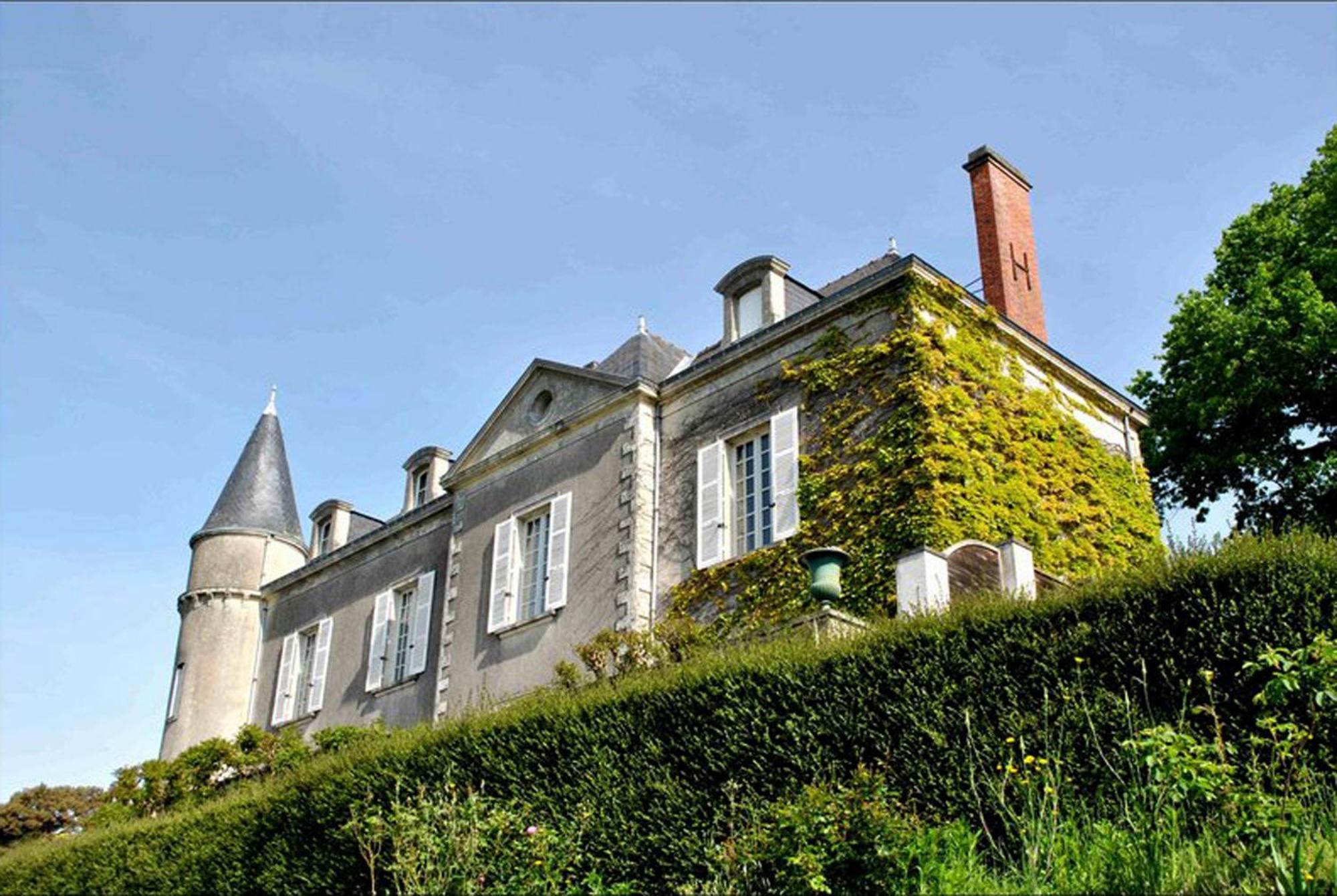 ชาโต โอต รอช Bed & Breakfast Oudon ภายนอก รูปภาพ